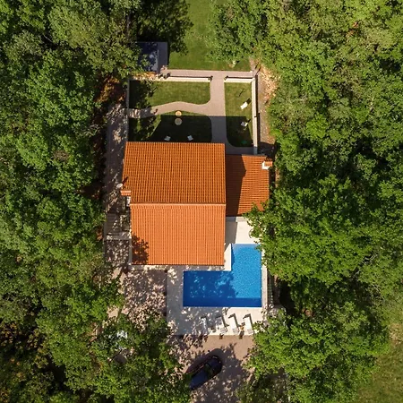 Portum: Luxurious Woodland Retreat With Private Heated Pool * Veligolji