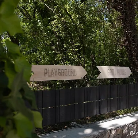 Portum: Luxurious Woodland Retreat With Private Heated Pool