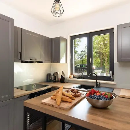 Portum: Luxurious Woodland Retreat With Private Heated Pool Villa *