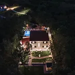 Portum - Heated Pool, Jacuzzi, Sauna, Playground - Family Only Villa