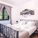 Villa Portum - Heated Pool, Jacuzzi, Sauna, Playground - Family Only