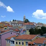 Portum - Heated Pool, Jacuzzi, Sauna, Playground - Family Only