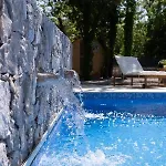 Villa Portum - Heated Pool, Jacuzzi, Sauna, Playground - Family Only