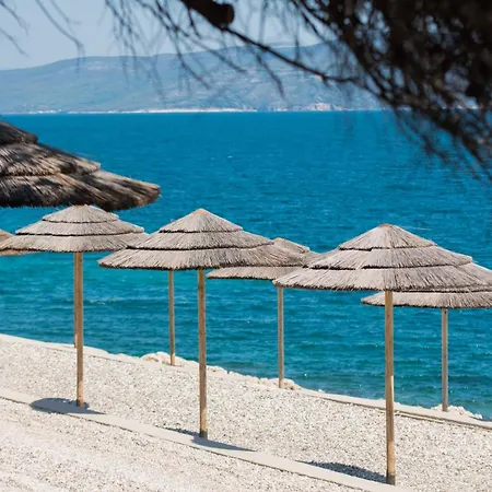 Portum - Heated Pool, Jacuzzi, Sauna, Playground - Family Only